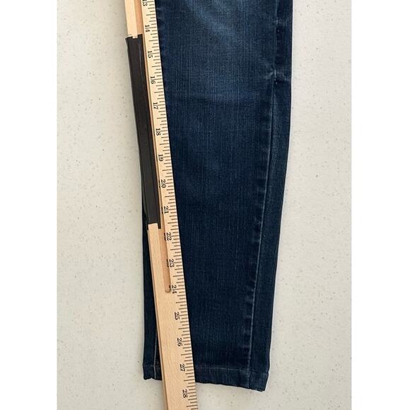Uniqlo Womens Tapered Jean Leggings Size 25 (25x27.5) Mid Rise Dark Wash - Picture 6 of 8